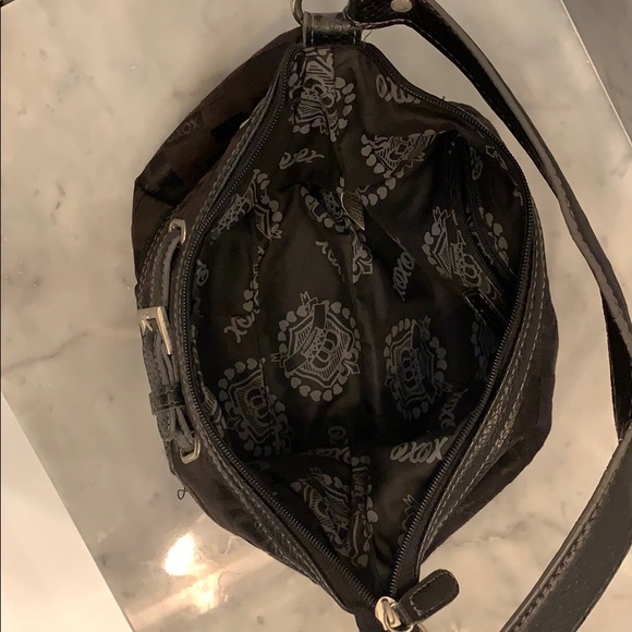 Small black XoXo purse - Picture 3 of 3